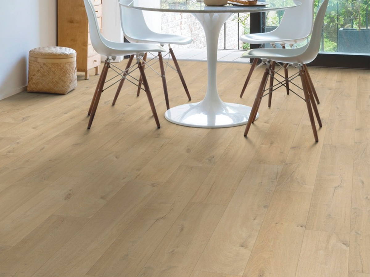 Piso Laminado em Régua Quick-Step Impressive Carvalho Suave Médio